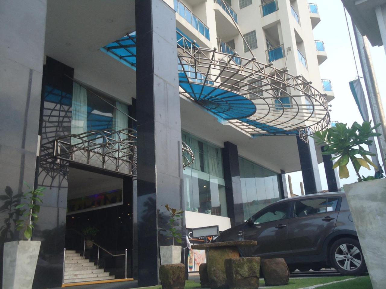 Global Towers Hotel & Apartments Коломбо Экстерьер фото