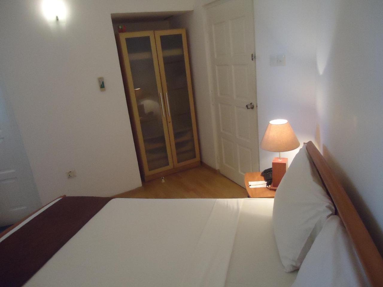 Global Towers Hotel & Apartments Коломбо Экстерьер фото